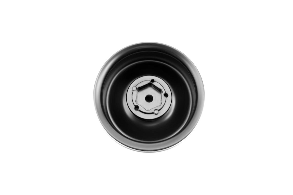 Climbing the wheel hub